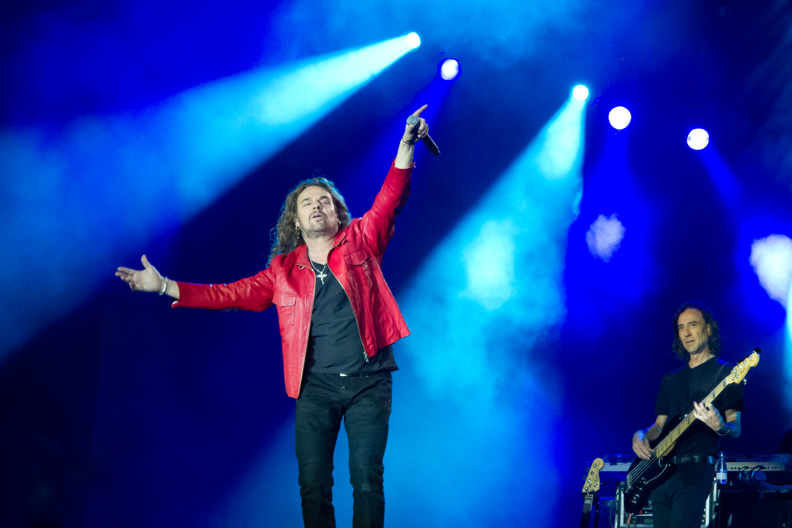 Maná performing on tour